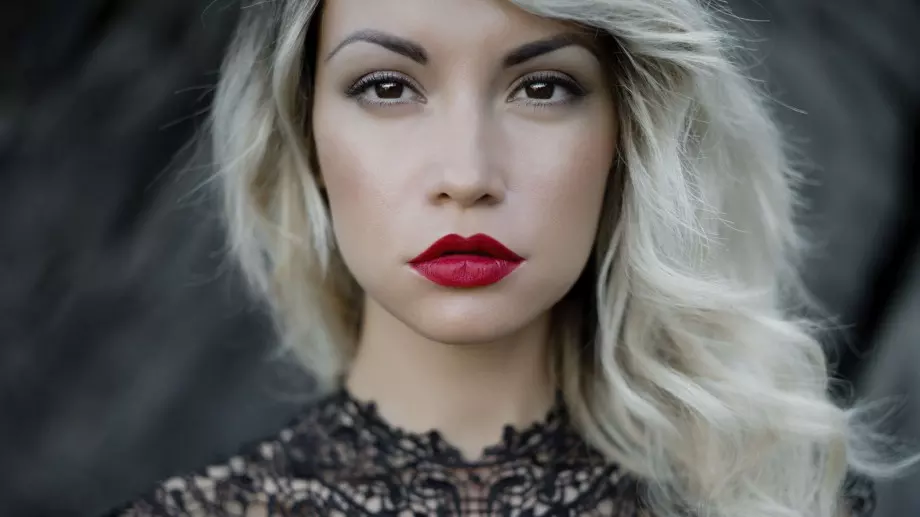 Виц за днес: Влиза слепец в женски рокерски бар