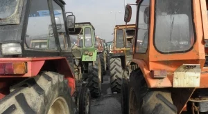 ЕК може да наложи глоба на Гърция заради фермерската блокада на границата