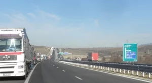 Туризмът към превозвачите: Вместо да блокирате границата, спрете да внасяте гръцки стоки