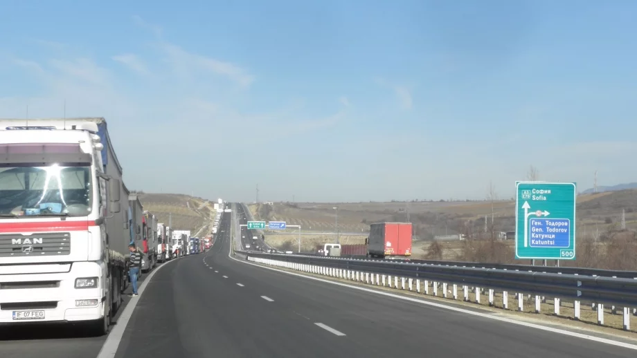 Туризмът към превозвачите: Вместо да блокирате границата, спрете да внасяте гръцки стоки