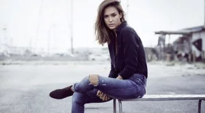 Джесика Алба с първа колекция дънки