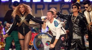 Зрелище на Супербоул 2015 