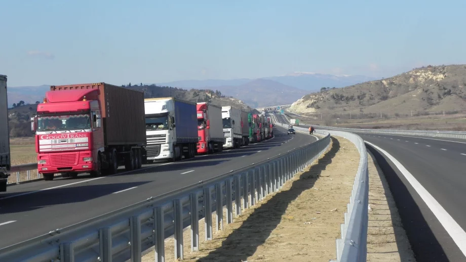 Български превозвачи подават жалби за блокадата в гръцки съдилища