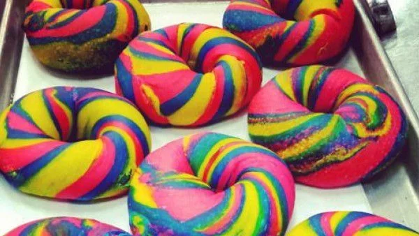 Бейгъли с цвят на дъга 