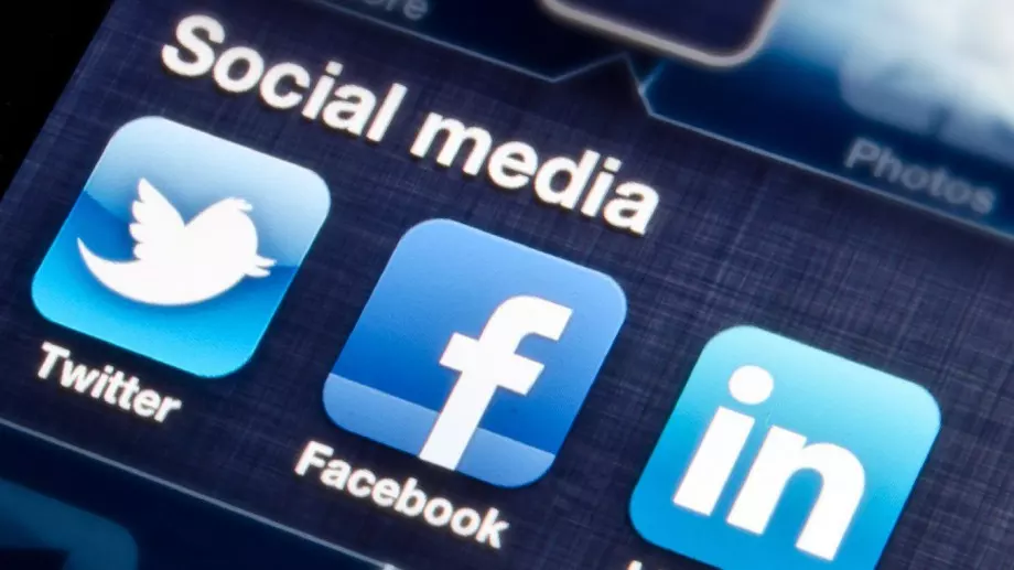 Проверяват как Facebook, Twitter, TikTok и други използват лични данни