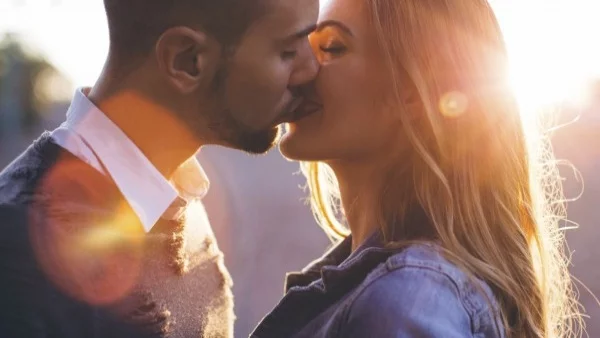 Kогато откриеш човека, първата целувка е всичко