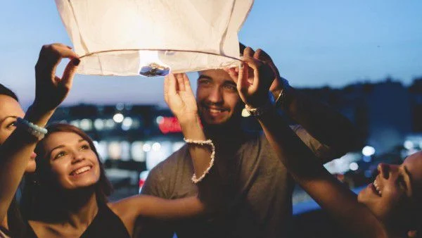 Пускаме фенери от Моста на влюбените на 14-ти