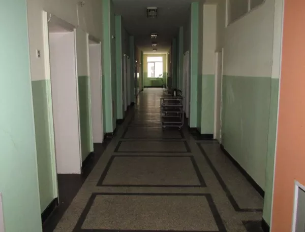 Здравен абсурд: Апаратура за милиони събира прах в болница в Русе