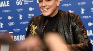 Клуни иска среща с Меркел