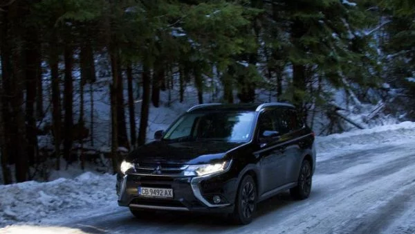 Mitsubishi Outlander PHEV: Електрификация (тест-драйв)