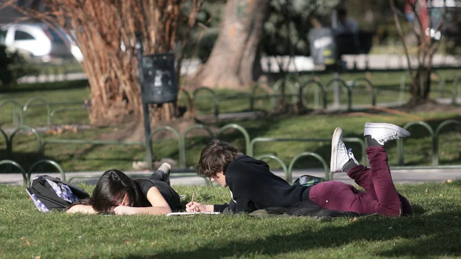 За младите българи и 1000 лв. заплата не е достатъчна 