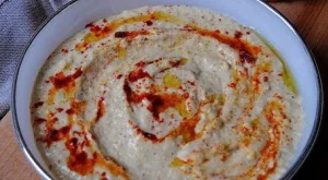 Хумус с царевица