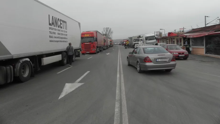 Българският туризъм ще изгуби 43 млн. лева при блокада по границата на Великден