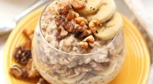 Лесна закуска с банан, чиа и овесени ядки