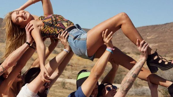 Колекция, вдъхновена от феста Coachella Valley Music