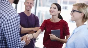 5 причини да не сте твърде мили с новите колеги в офиса