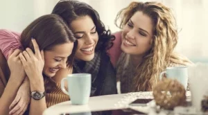 6 неща, които да НЕ казвате на необвързаните си приятелки