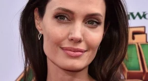  Джоли: Не исках да имам деца