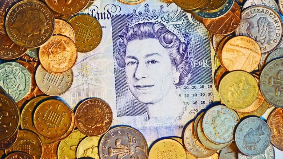 Паундът скочи след решението на съда за Brexit 
