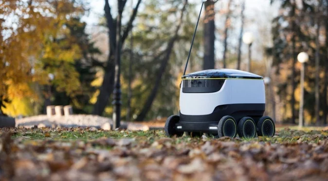 Роботи за доставки тръгват по улиците на Лондон