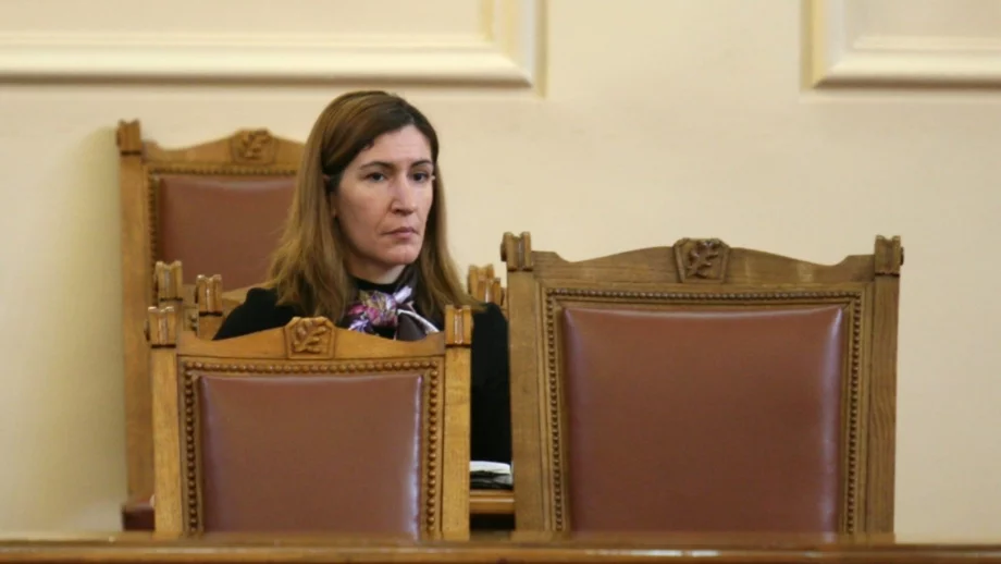 Ангелкова: Целта на законовите промени е плажовете да се стопанисват по-добре