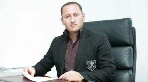 Бивш депутат и бивш зам.-министър с обвинения за източване на НКЖИ