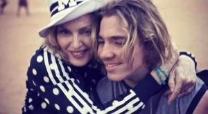 Мадона се сближи със сина си Роко