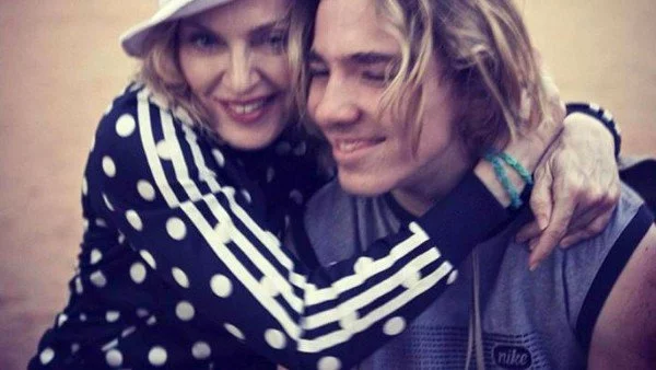 Мадона се сближи със сина си Роко