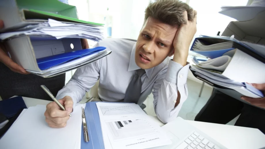 Непрофесионалните навици, заради които могат да ви уволнят 