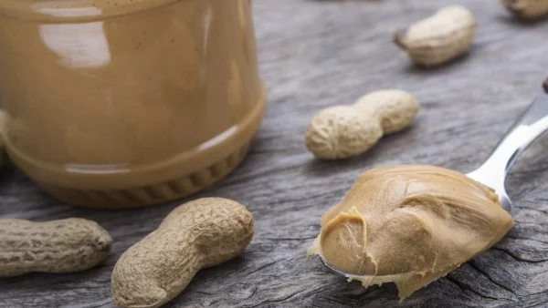 Ето защо да давате фъстъци на бебето си