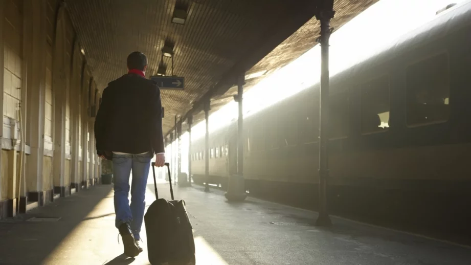 БДЖ въвежда предварителна продажба на билети за влакове до морето