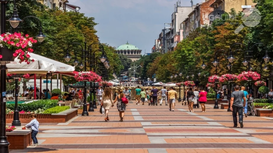 Удължават пешеходната част на "Витошка"