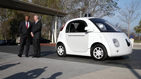 От 2020 г. по британските пътища ще се движат самоуправляващи се коли