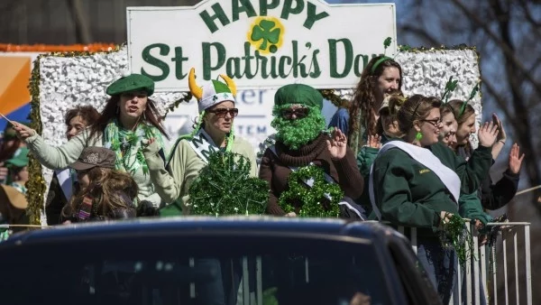 Пролетните празници по света