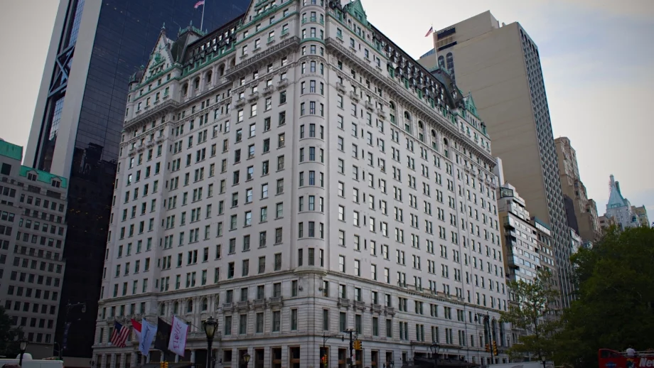 Един от най-известните хотели в Ню Йорк се продава на търг 