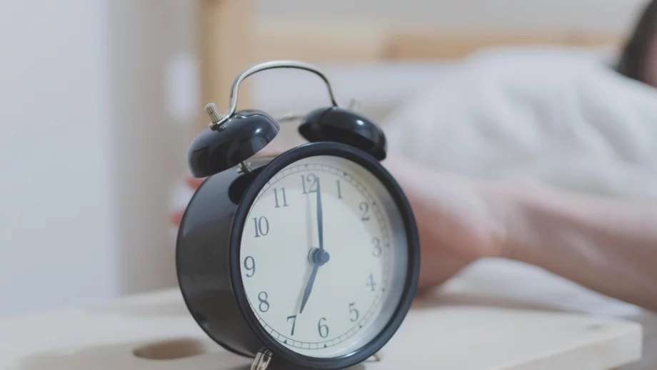 Какво всъщност означават съкращенията AM и PM?