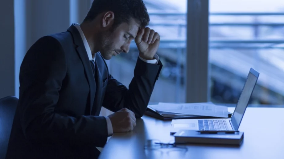 7 признака, че работното ви място ви тласка към депресия 