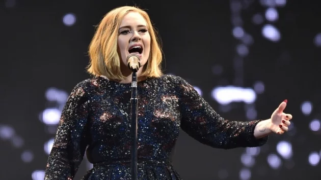 Адел показа супер тяло на рождения си ден (СНИМКА)