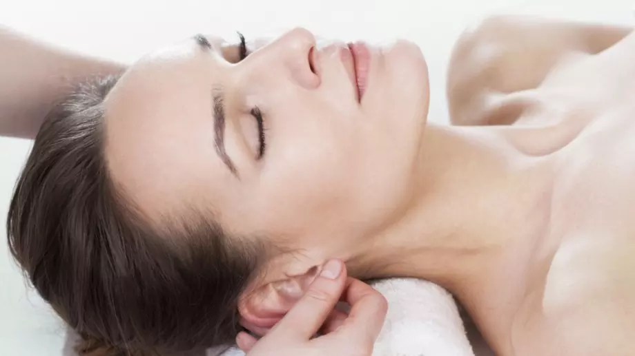 Какво се случва с тялото, ако си масажирате ушите ежедневно