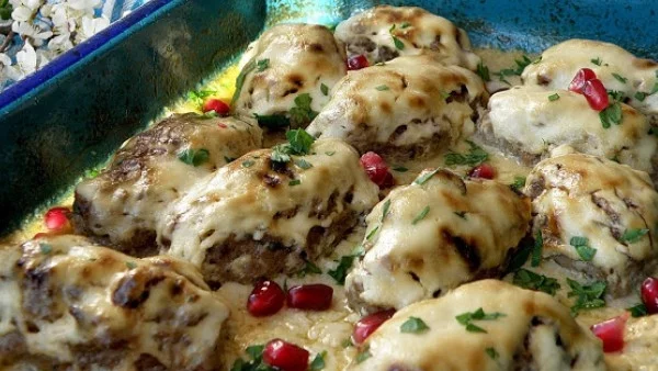 Кюфтета с млечен сос