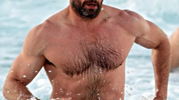 Хю Джакман спаси хора от удавяне