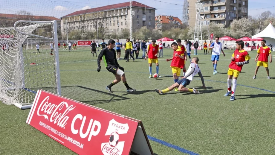 16 отбора на възраст между 14-16 години се класираха на зонален полуфинал за "Купата на Coca-Cola: Движи се!" в София