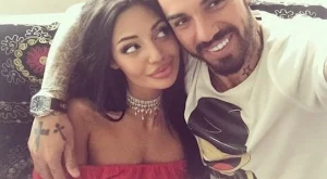 Жената на Благо Георгиев показа наедрялото си коремче