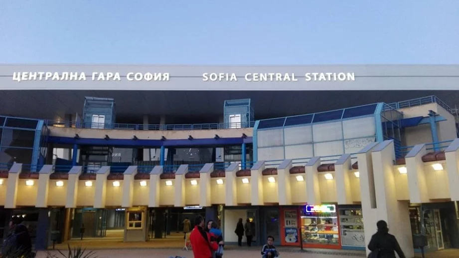 Откриват ремонтираната Централна гара преди Великден 