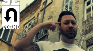 Лео с първа песен на италиански