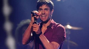 Сподели и спечели 2 билета за концерта на Енрике Иглесиас