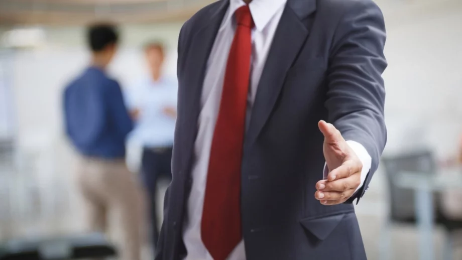 Неработещите пенсионери и служителите-бумеранг могат да са решение на проблема с липсата на кадри