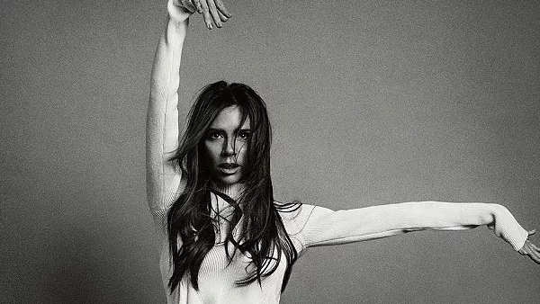 Виктория Бекъм засне драматична фотосесия