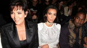 Звездите, които още живеят с майките си