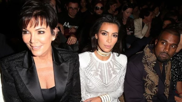 Звездите, които още живеят с майките си